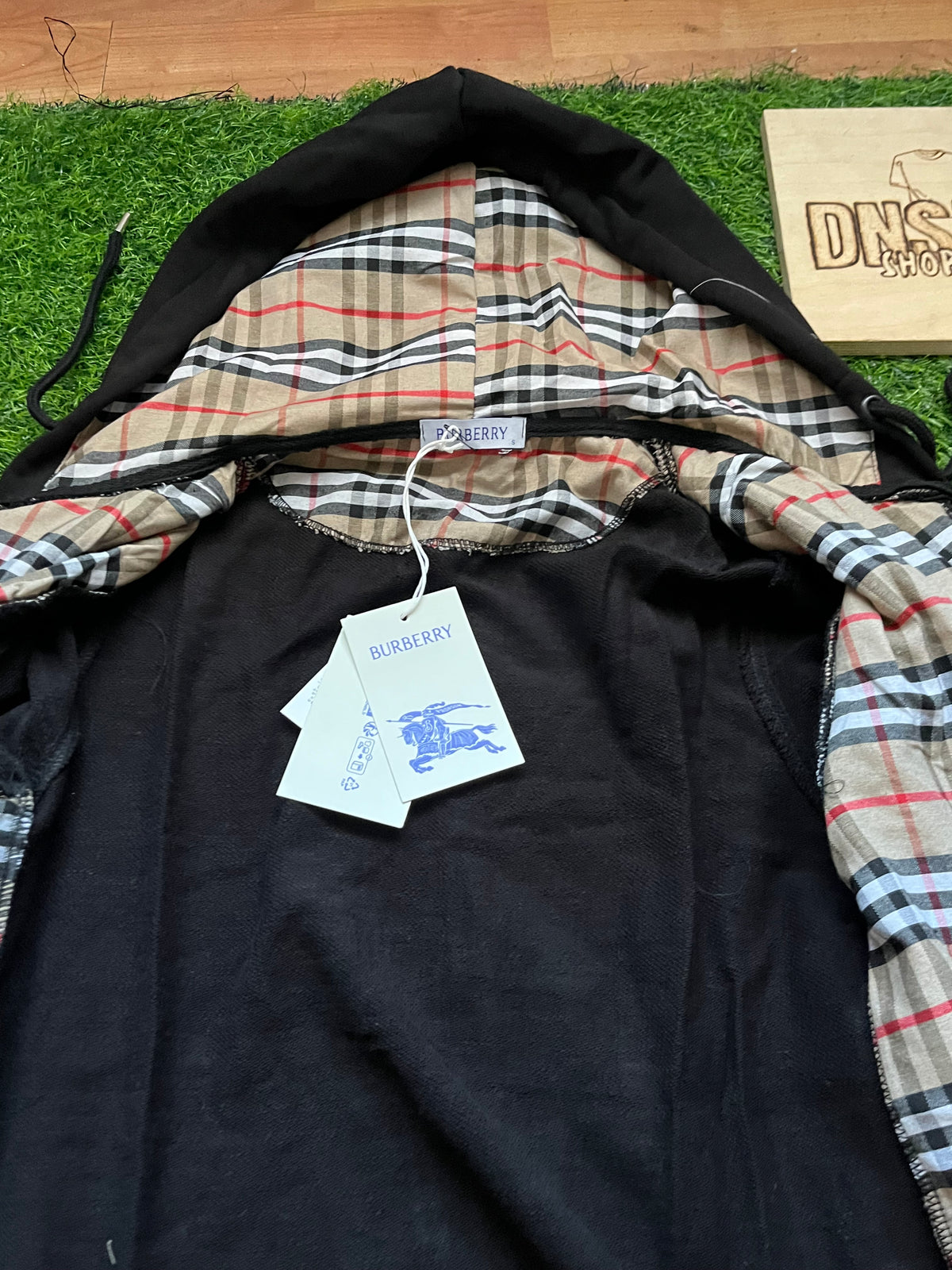 Burberry Duks Crni -20%%
