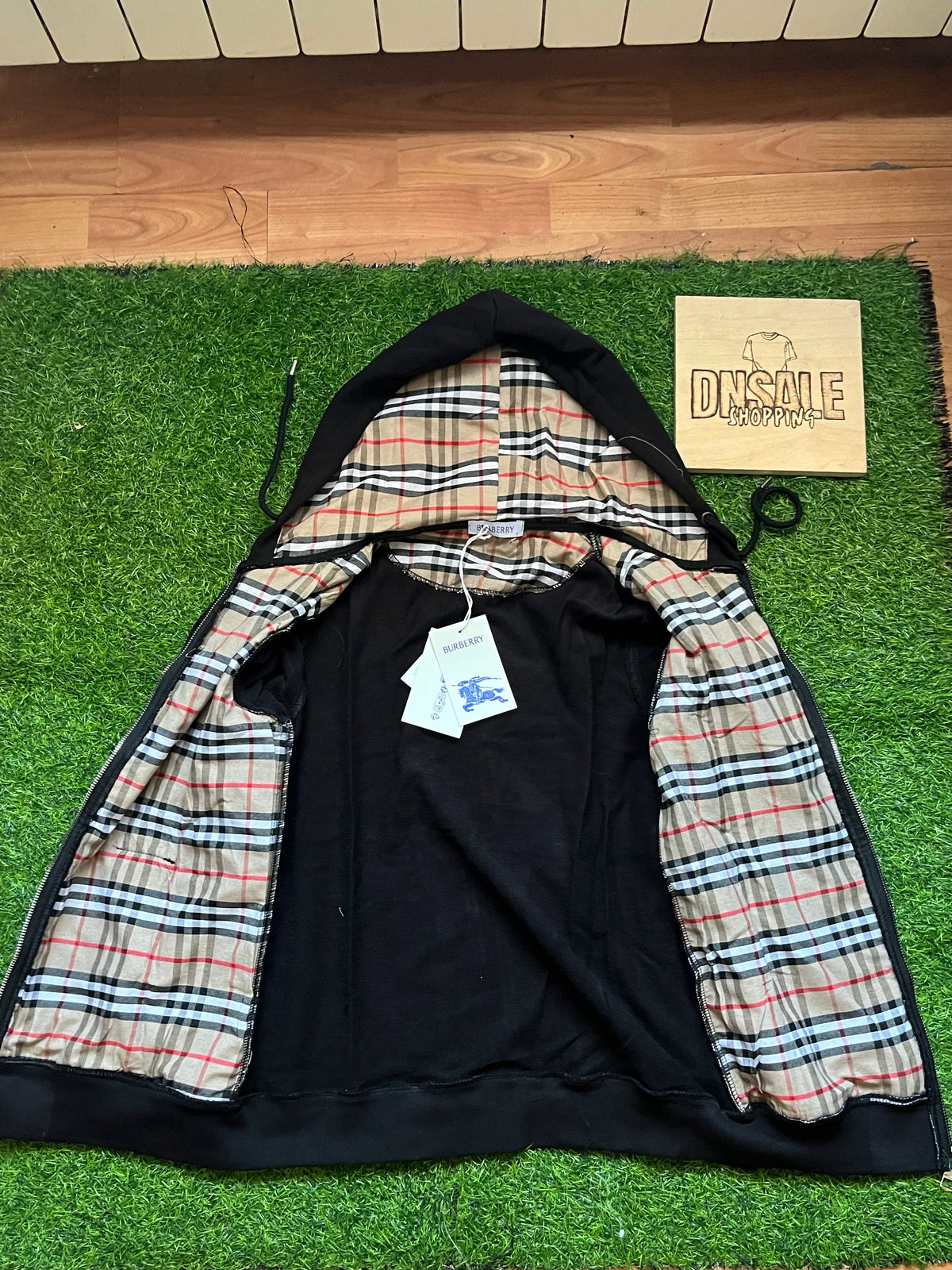 Burberry Duks Crni -20%%