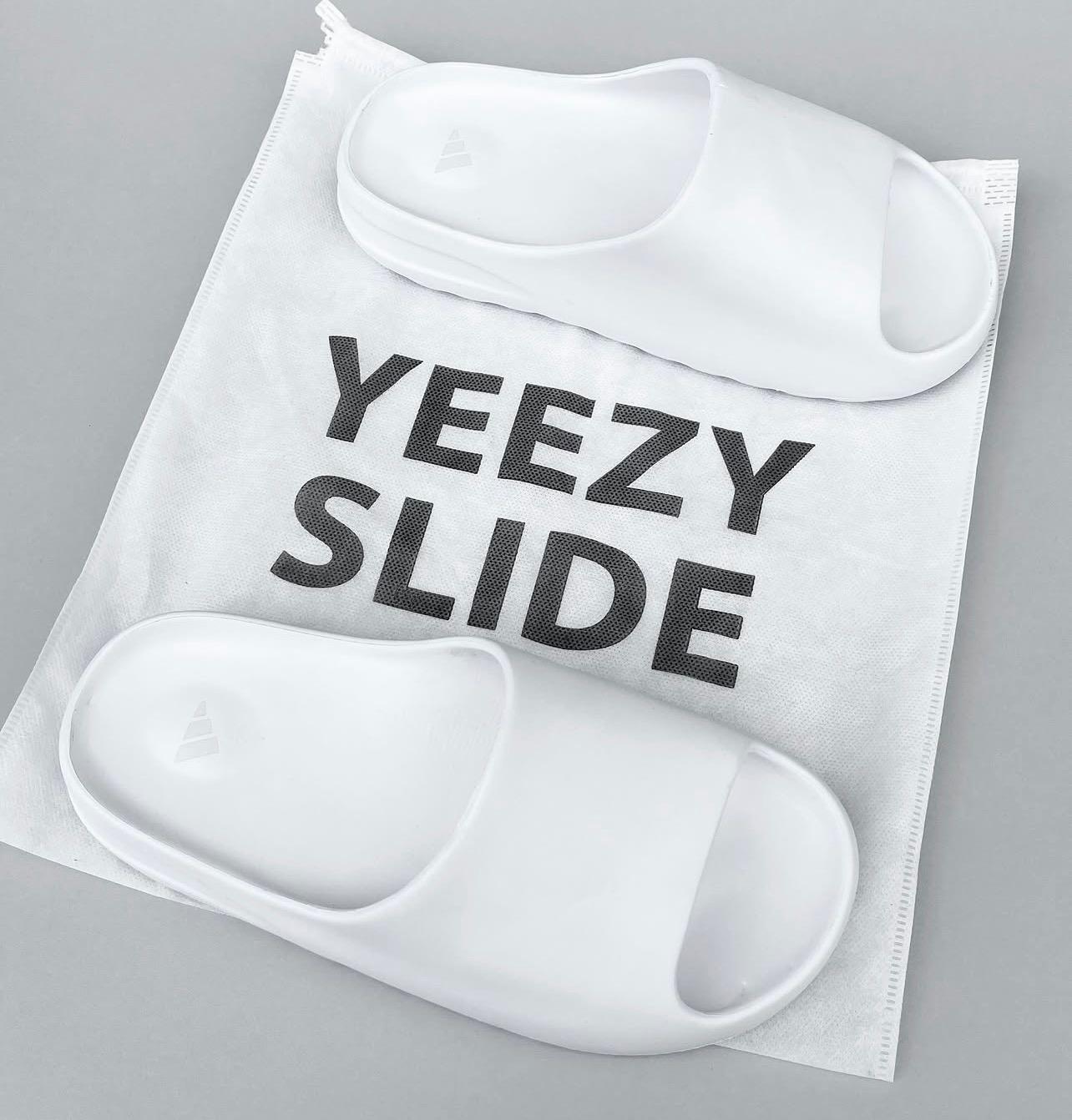 Yezzy Papuce Bele