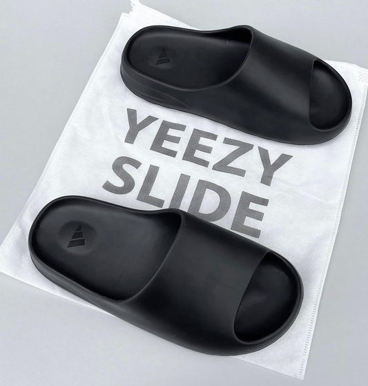 Yezzy Papuce Crne
