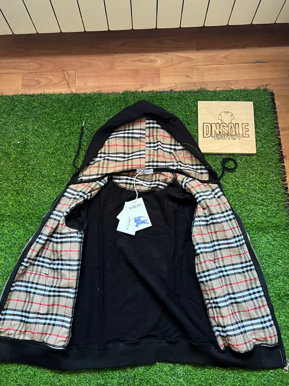 Burberry Duks Crni -20%%