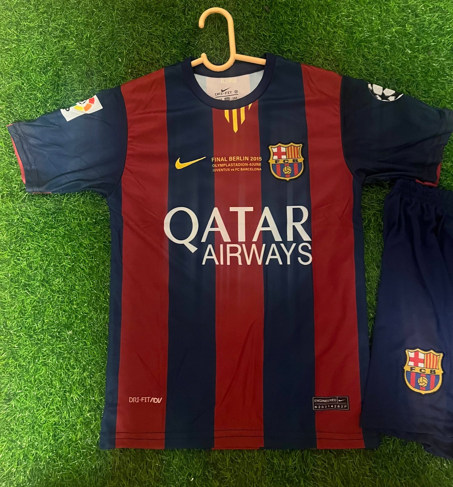 Fc Barcelona Dres i sorc decije velicine ( -50%% )