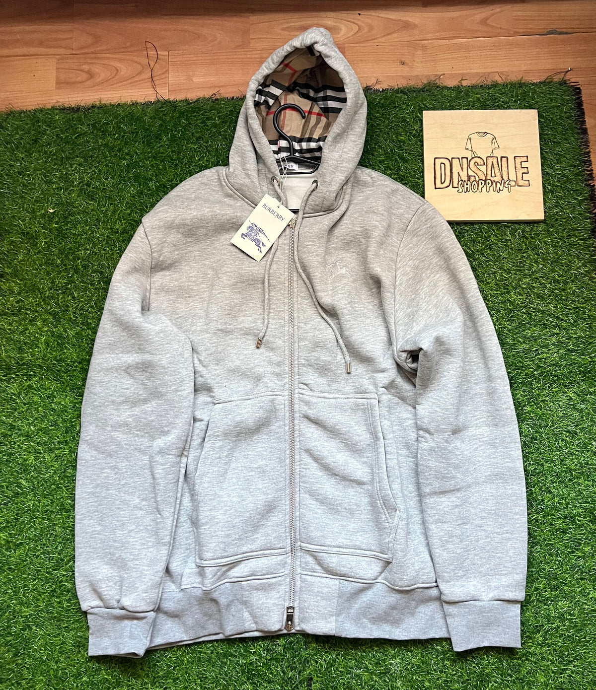 Burberry Duks Sivi -20%%