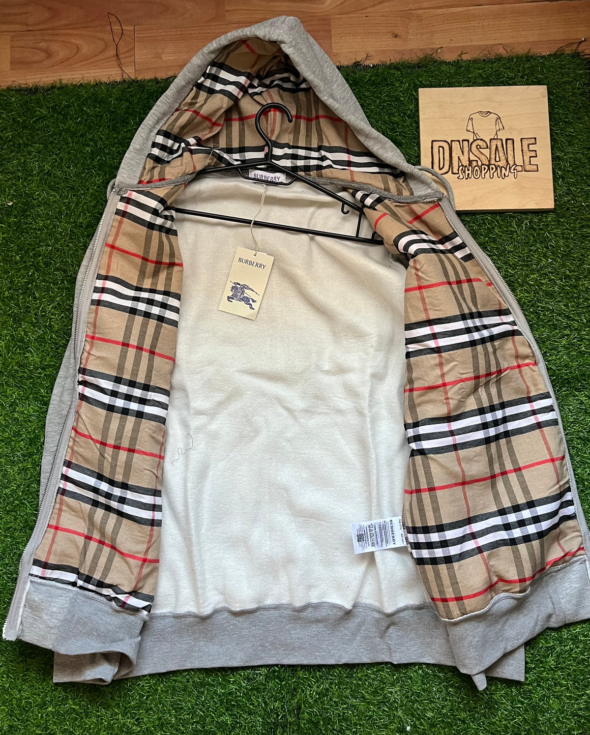 Burberry Duks Sivi -20%%