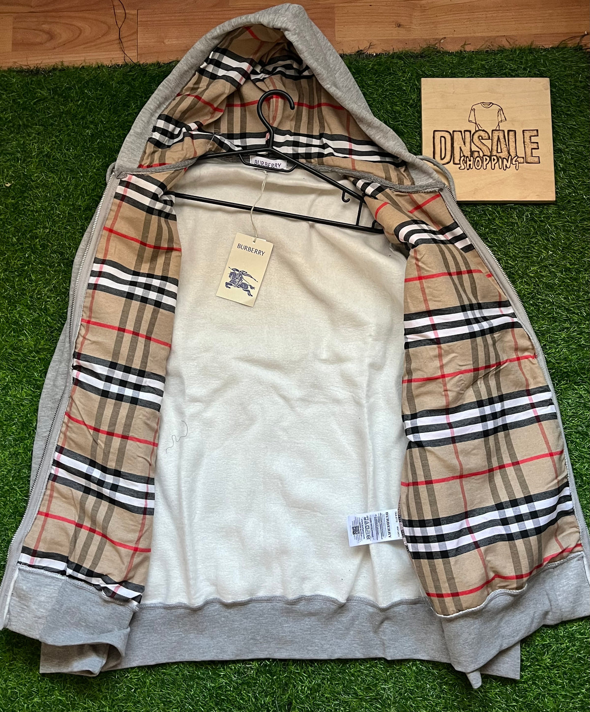 Burberry Duks Sivi -20%%