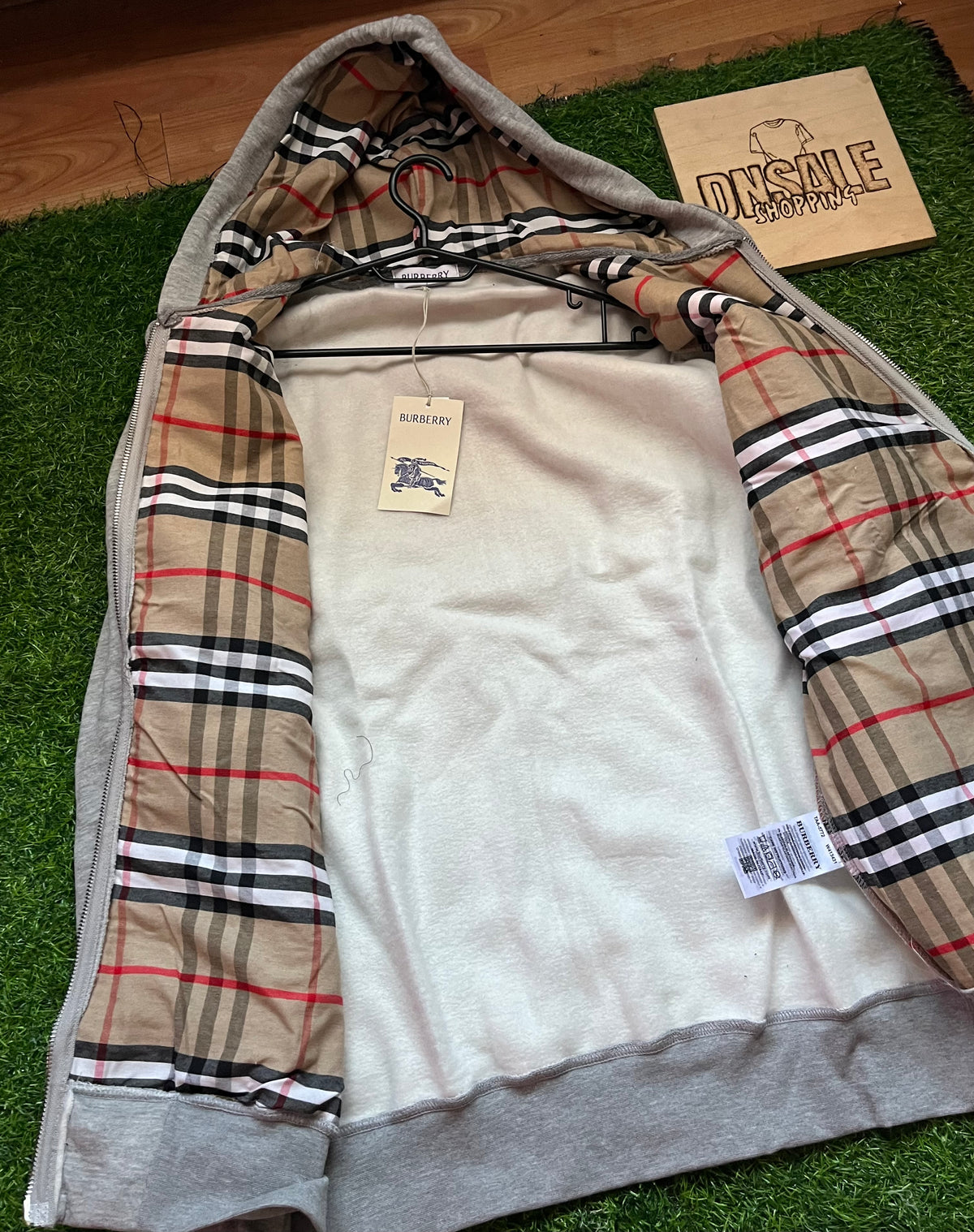 Burberry Duks Sivi -20%%