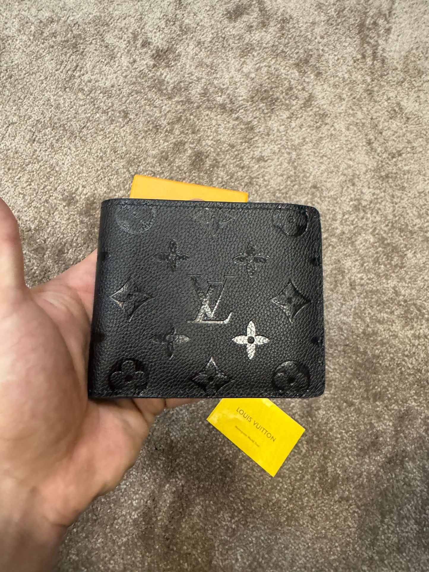 LV Novcanik ( -20%% )