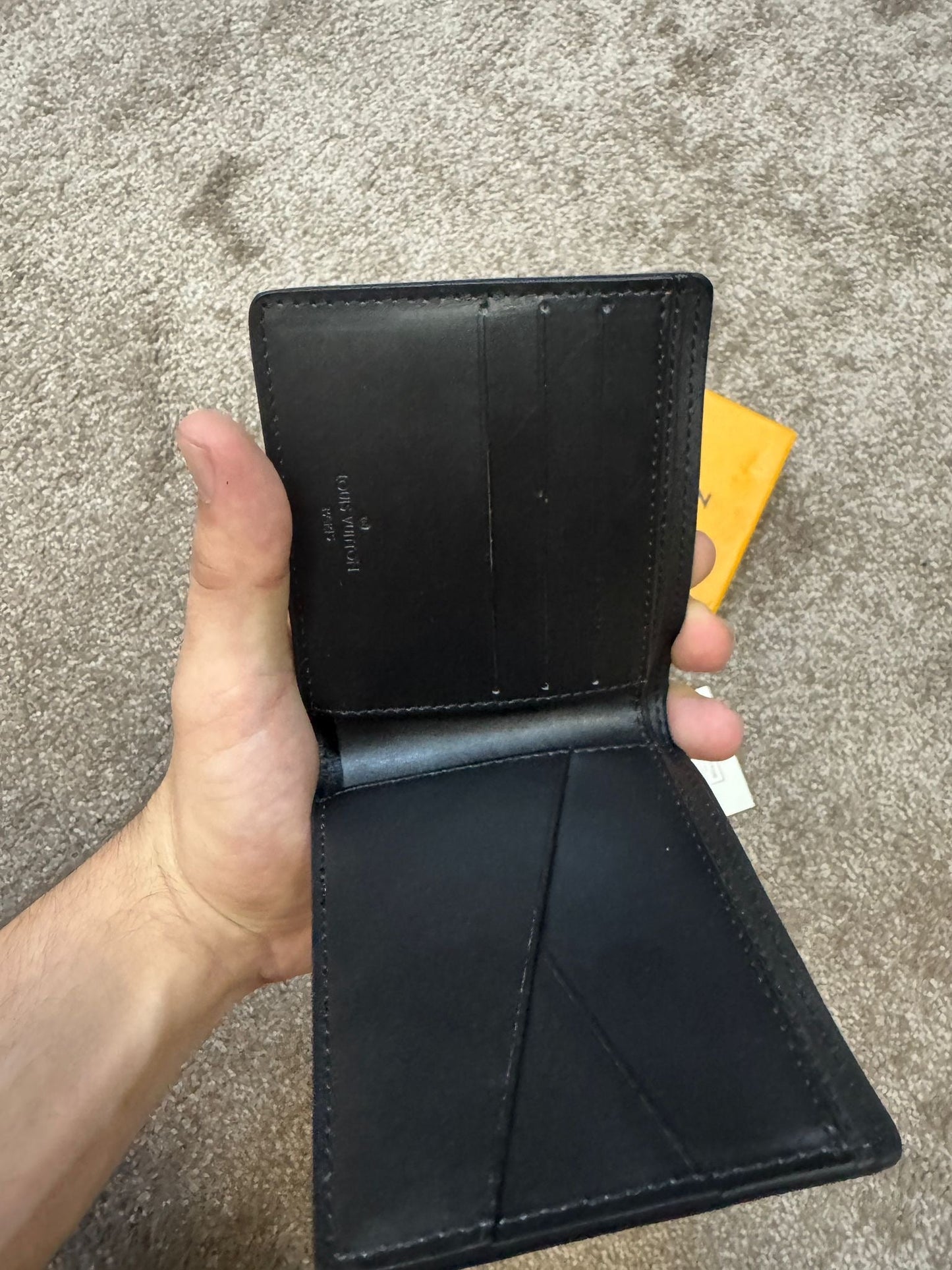 LV Novcanik ( -20%% )