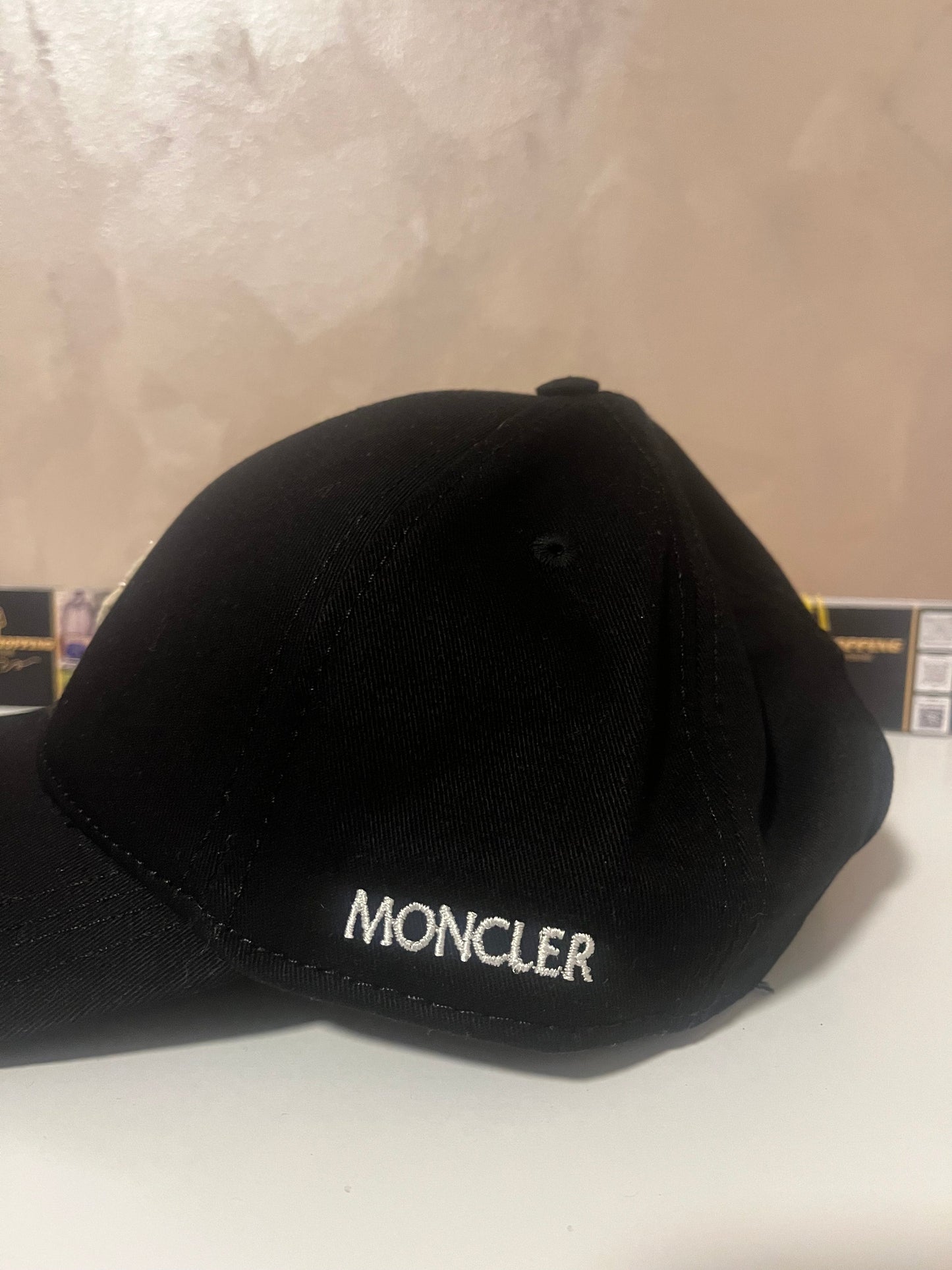 Moncler Kačket ( -60%% )